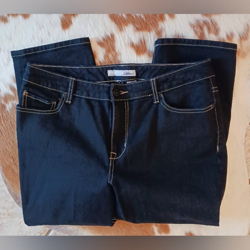 CHICOS Platinum Black Capris Sz 1.5
